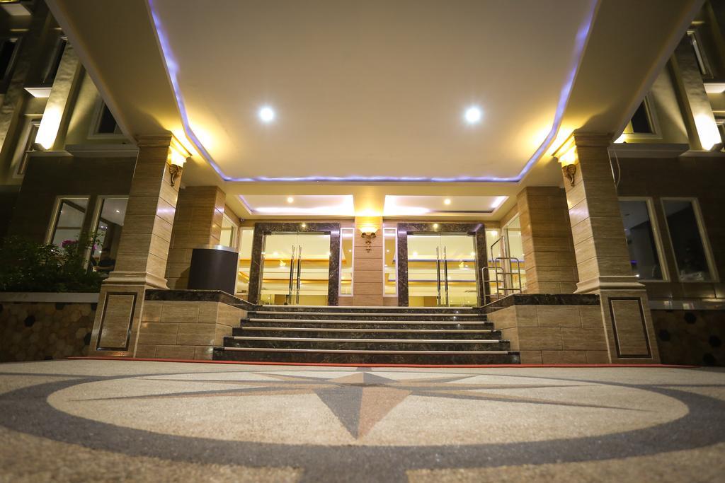 Sylvia Hotel Premier Kupang Κούπανγκ Εξωτερικό φωτογραφία