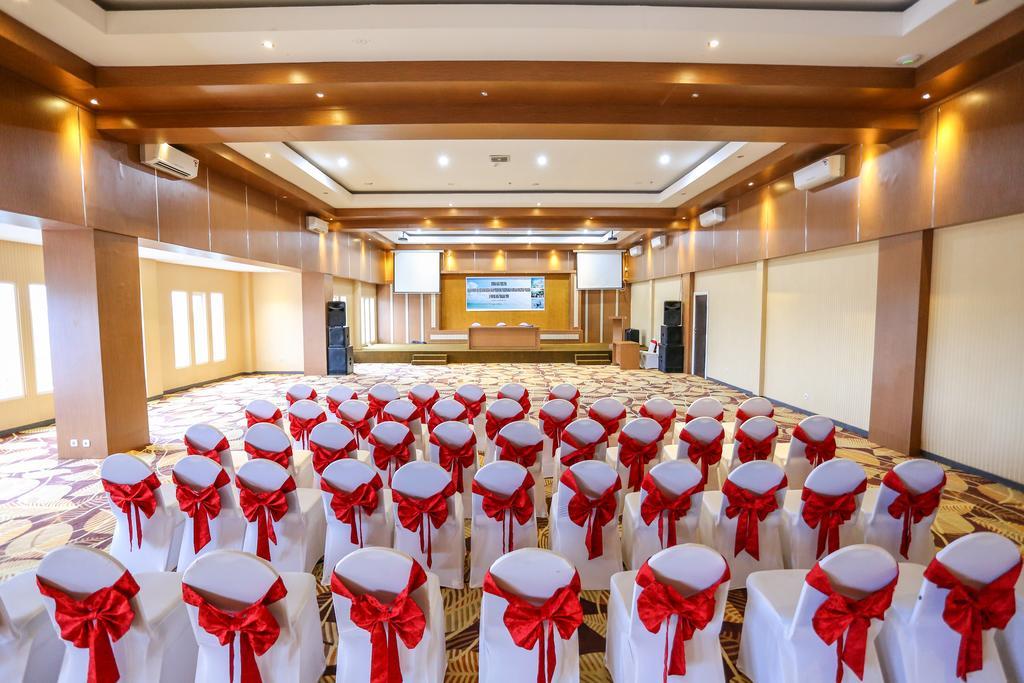 Sylvia Hotel Premier Kupang Κούπανγκ Εξωτερικό φωτογραφία