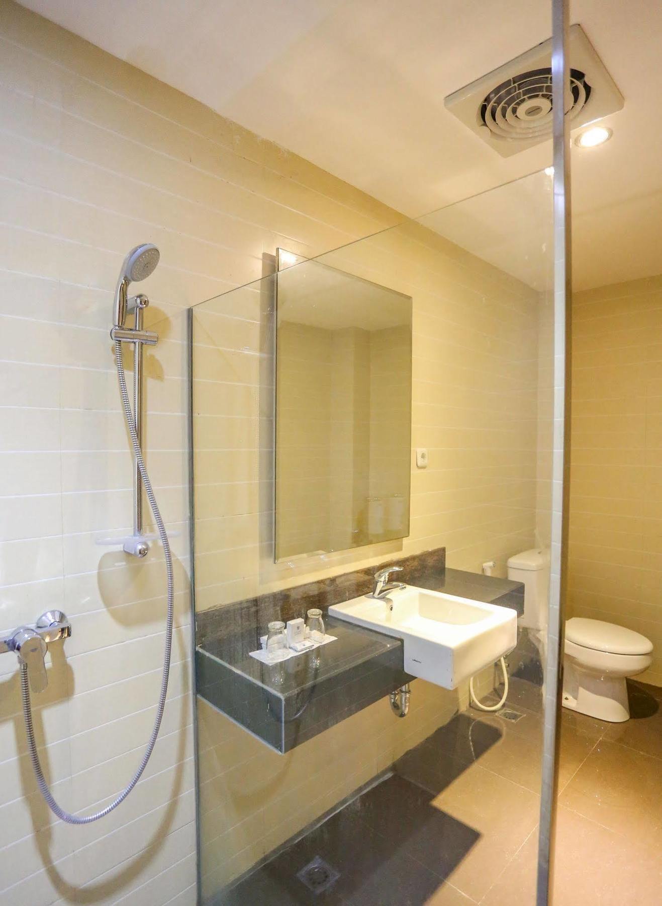 Sylvia Hotel Premier Kupang Κούπανγκ Εξωτερικό φωτογραφία